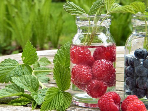 infused water healthy summer food good for teeth